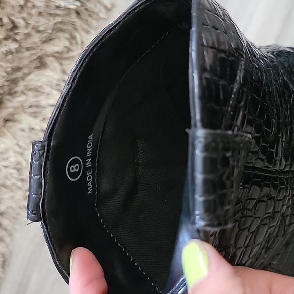 Boots - Picture 8 of 12